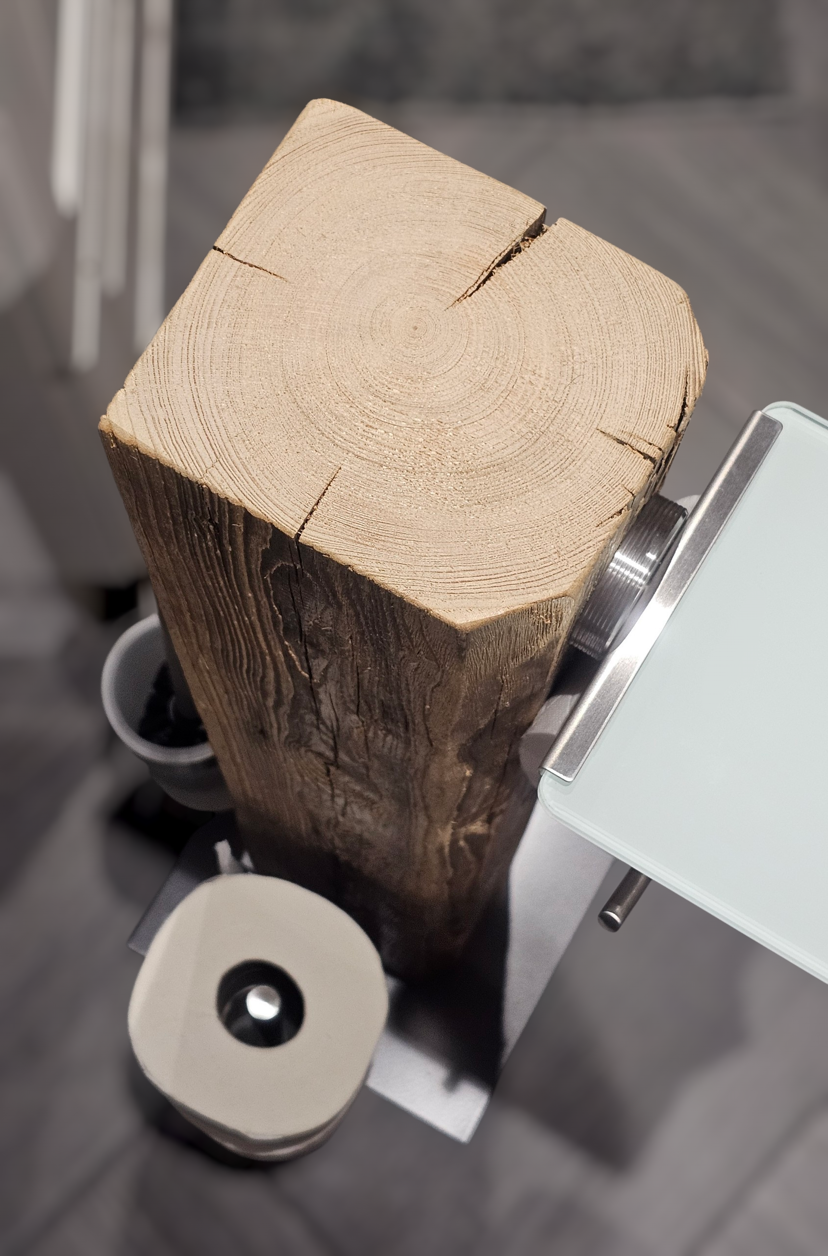 Altholz WC Rollenhalter freistehend – Toilettenpapierhalter 100 Jahre altes Holz inkl. Bürste – Edelstahl gebürstet Milchglas Akzente
