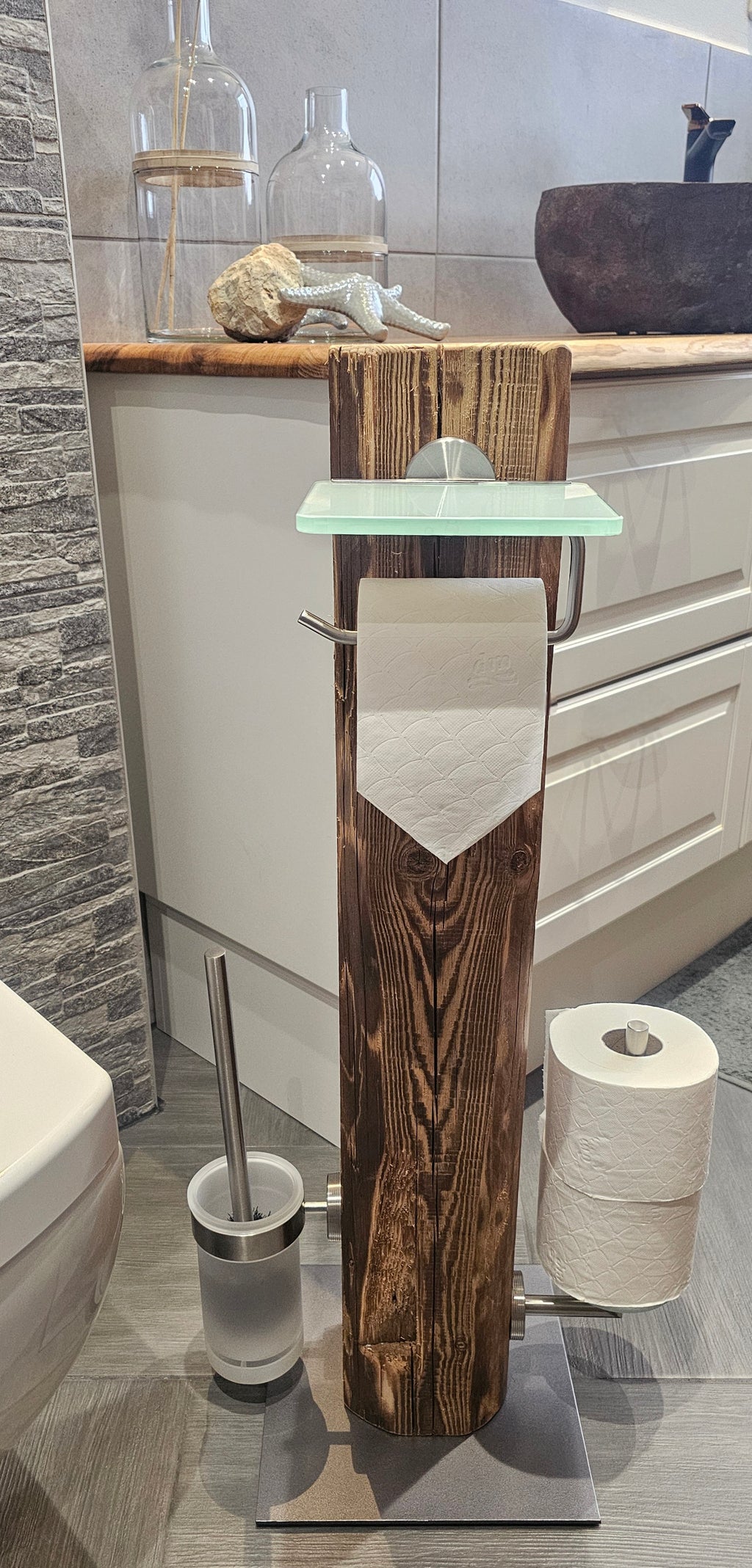 WC Rollenhalter aus Altholzbalken ca. 100 Jahre - freistehend – Toilettenpapierhalter mit WC-Bürste– Edelstahl gebürstet Milchglas Ablage